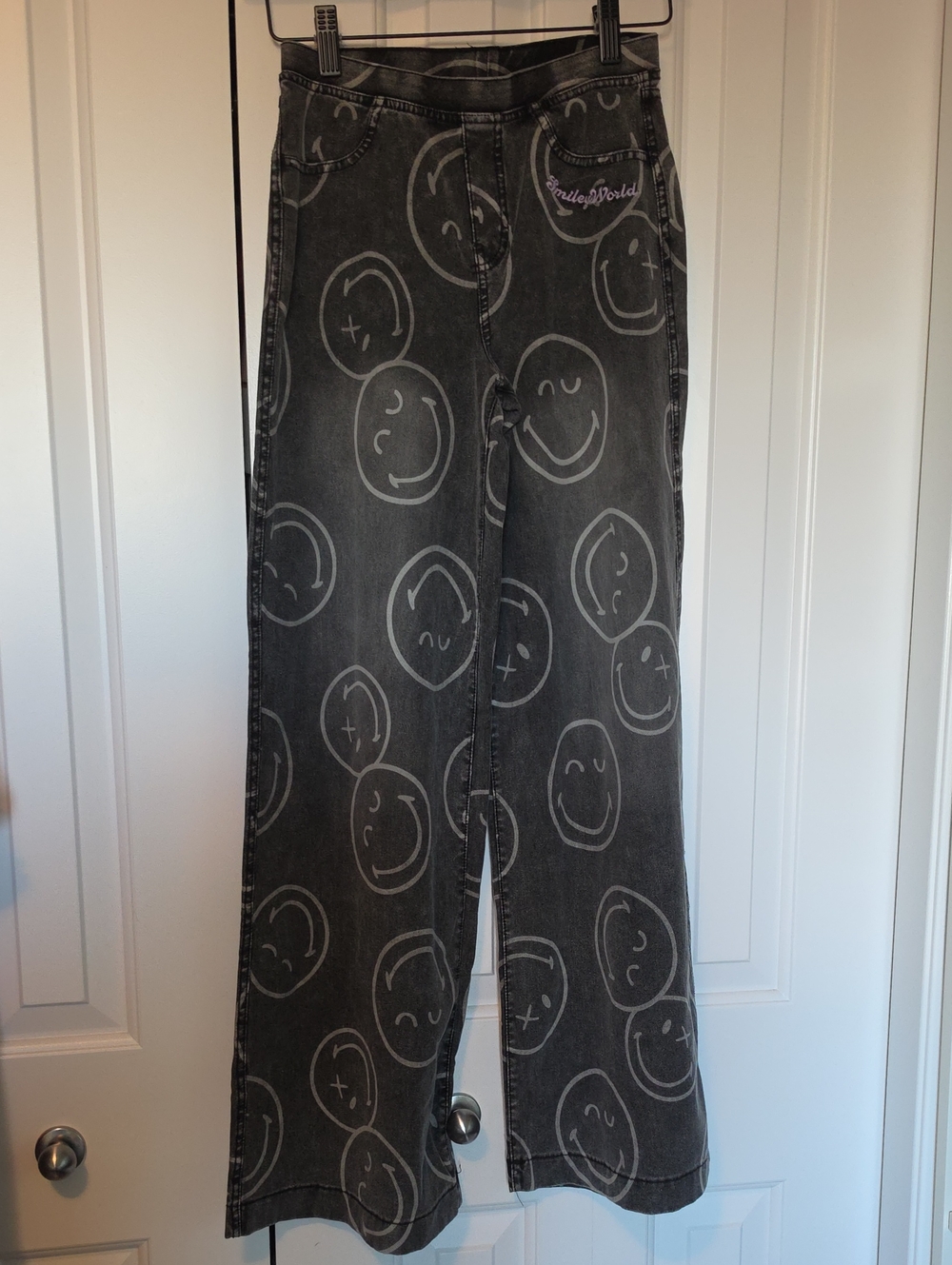 Kids Black Graphic Smile Face Wide-Leg Jegging